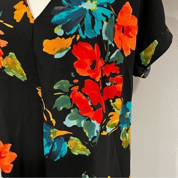 A New Day V-neck Short Sleeve Black Floral Shift Dress - Picture 3 of 13